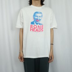 画像2: 80's USA製 "BONE HEADS" 風刺イラストプリントTシャツ XL (2)