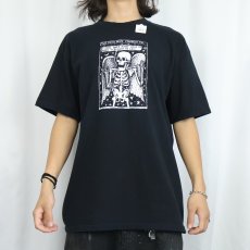 画像2: BADBOB "THE DEAD MAN PONDERETH" アートプリントTシャツ BLACK L (2)