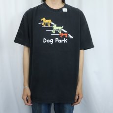 画像2: Grimm "Dog Park" シュールイラストプリントTシャツ BLACK (2)