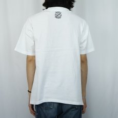 画像4: 90's DON'T PANIC! "All I ask is that you treat me no differently than you would the Queen." ジョークプリントTシャツ L (4)