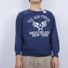 画像2: 70〜80's "U.S. AIR FORCE GRIFFISS AFB NEW YORK" ラグランスウェット NAVY  (2)