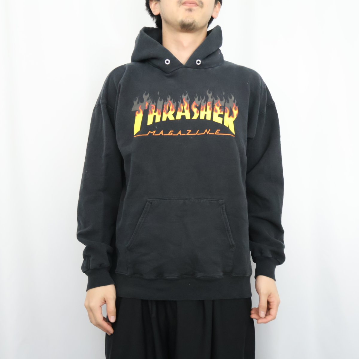 画像2: THRASHER ロゴプリントスウェットフーディー BLACK M (2)
