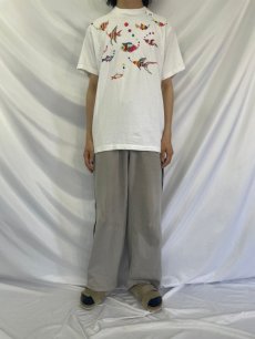 画像2: 【SALE】90's 魚 ハンド刺繍Tシャツ (2)