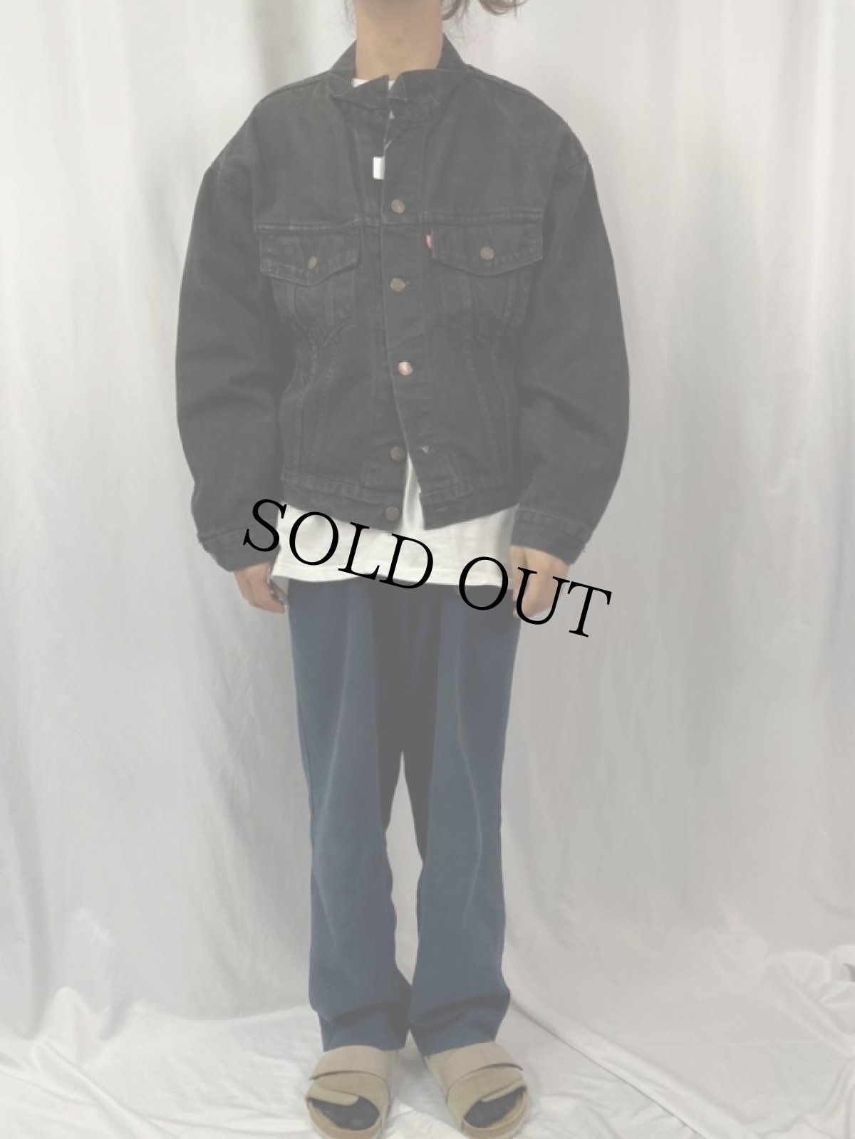 画像2: 90's〜 Levi's 70598-4159 ブラックデニムジャケット M (2)