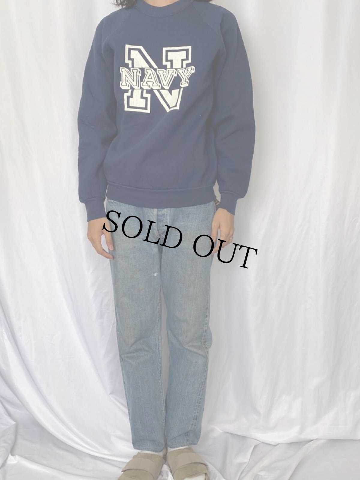 画像2: 80〜90's NAVY USA製 ラグランスウェット L (2)