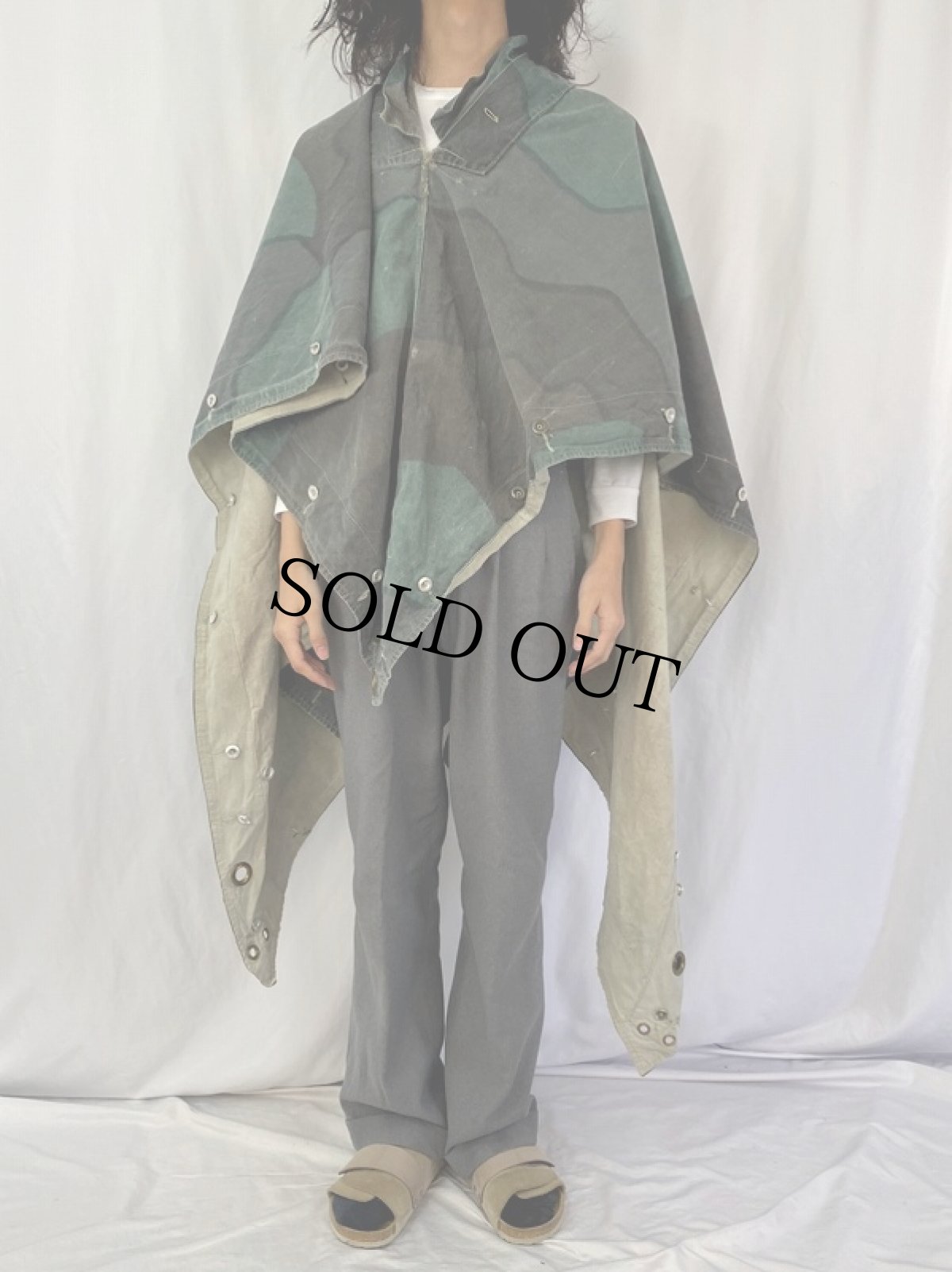 画像2: 【SALE】 VINTAGE スウェーデン軍 ツェルト地スナイパーケープ (2)