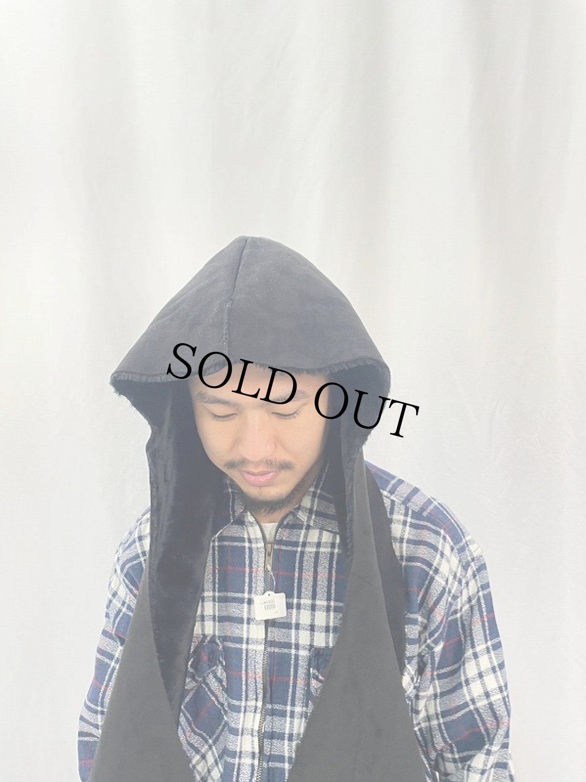 画像3: フェイクムートン フードマフラー BLACK (3)