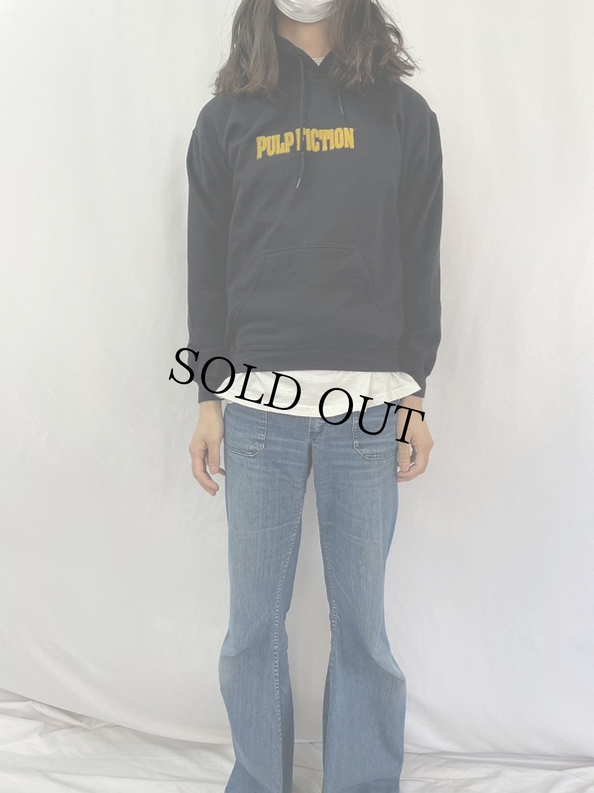 画像2: PULP FICTION 映画プリントスウェットフーディー  (2)
