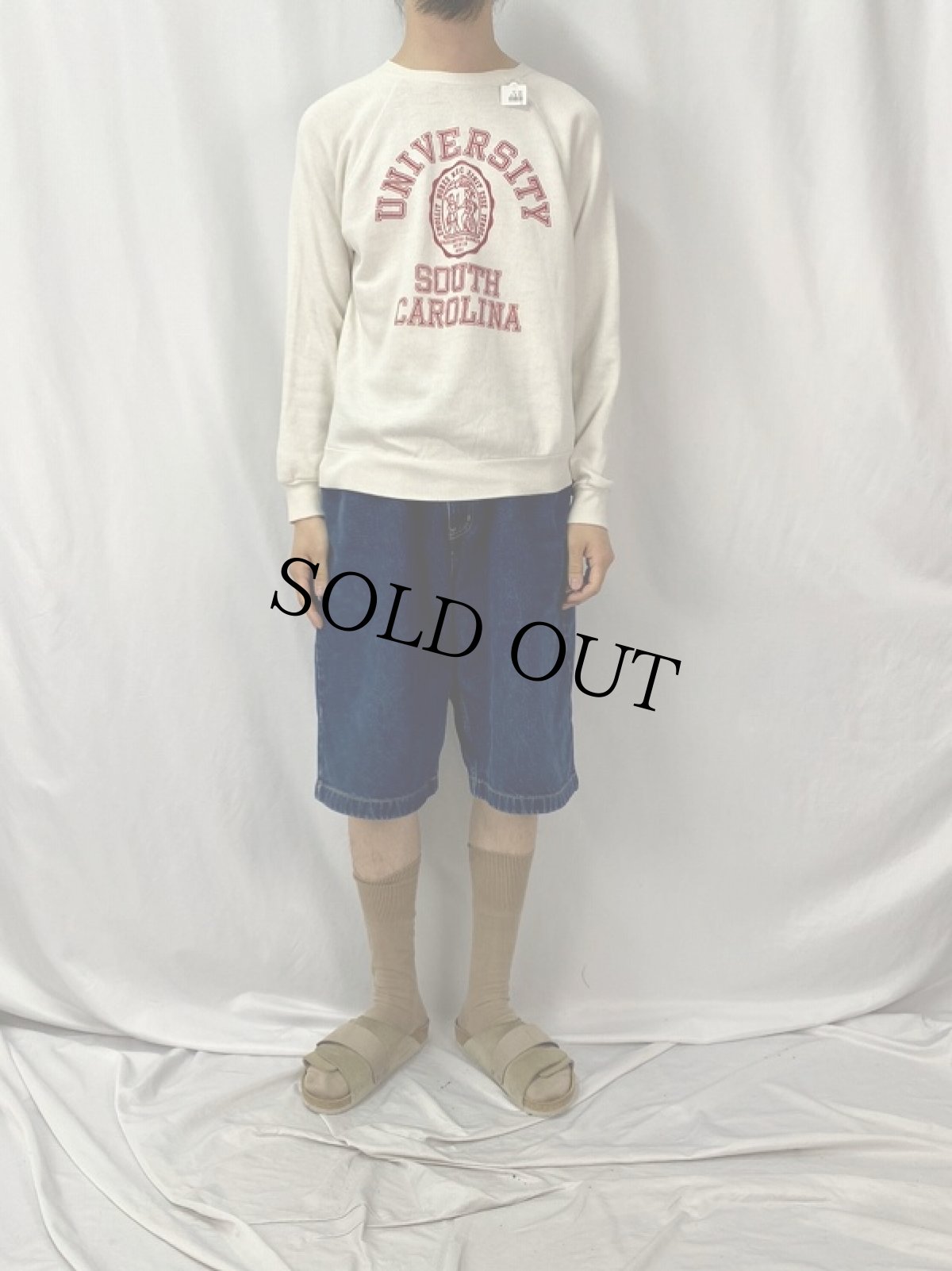 画像2: 80's USA製 "UNIVERSITY SOUTH CAROKINA" フロッキープリント ラグランスウェット L (2)