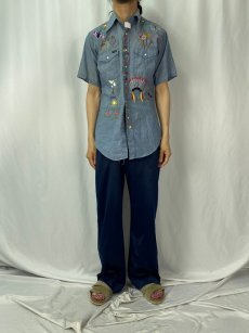 画像2: 70's Wrangler USA製 ハンド刺繍 シャンブレーシャツ L (2)
