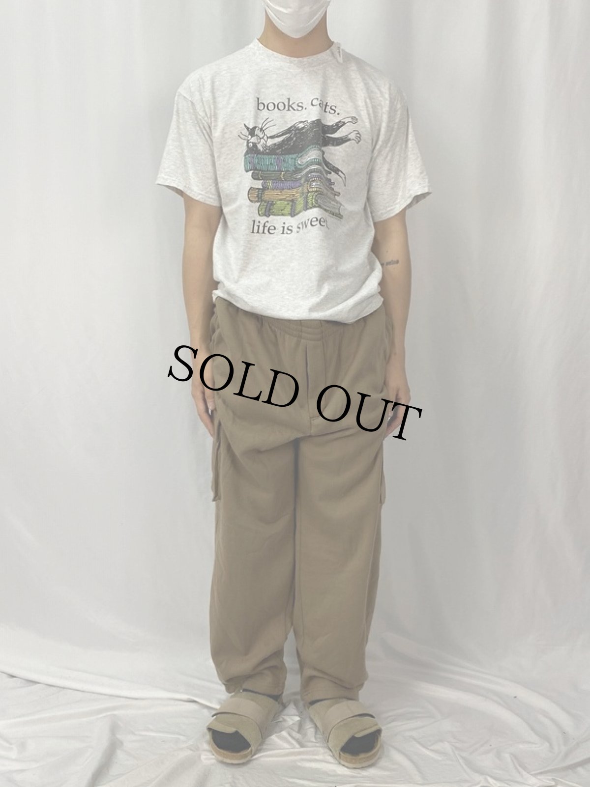 画像2: Edward Gorey "books. cats. life is good." 猫イラストTシャツ L (2)