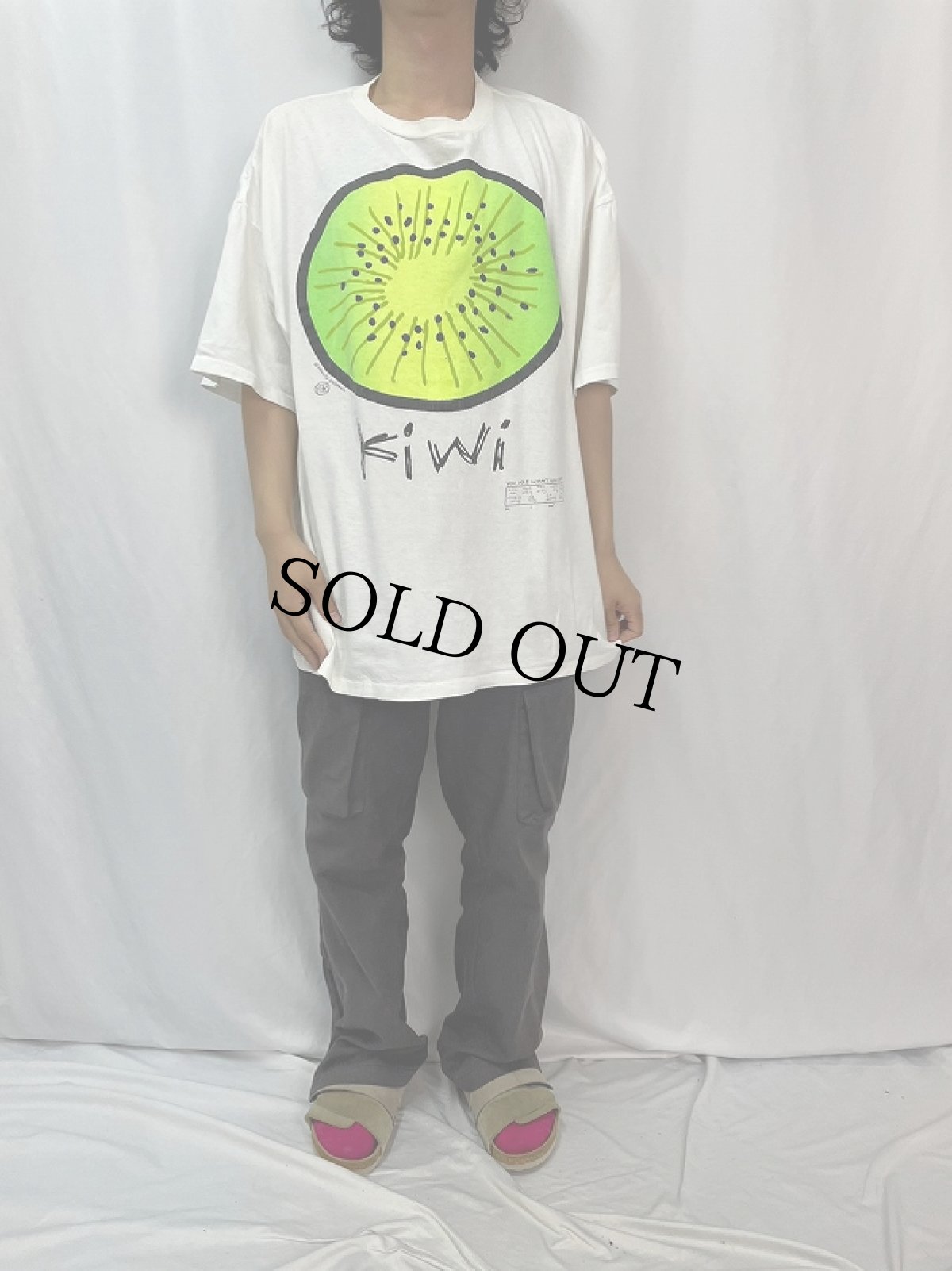 画像2: 90's GRAVITY GRAPHICS USA製 "Kiwi" フルーツイラストTシャツ XXL (2)