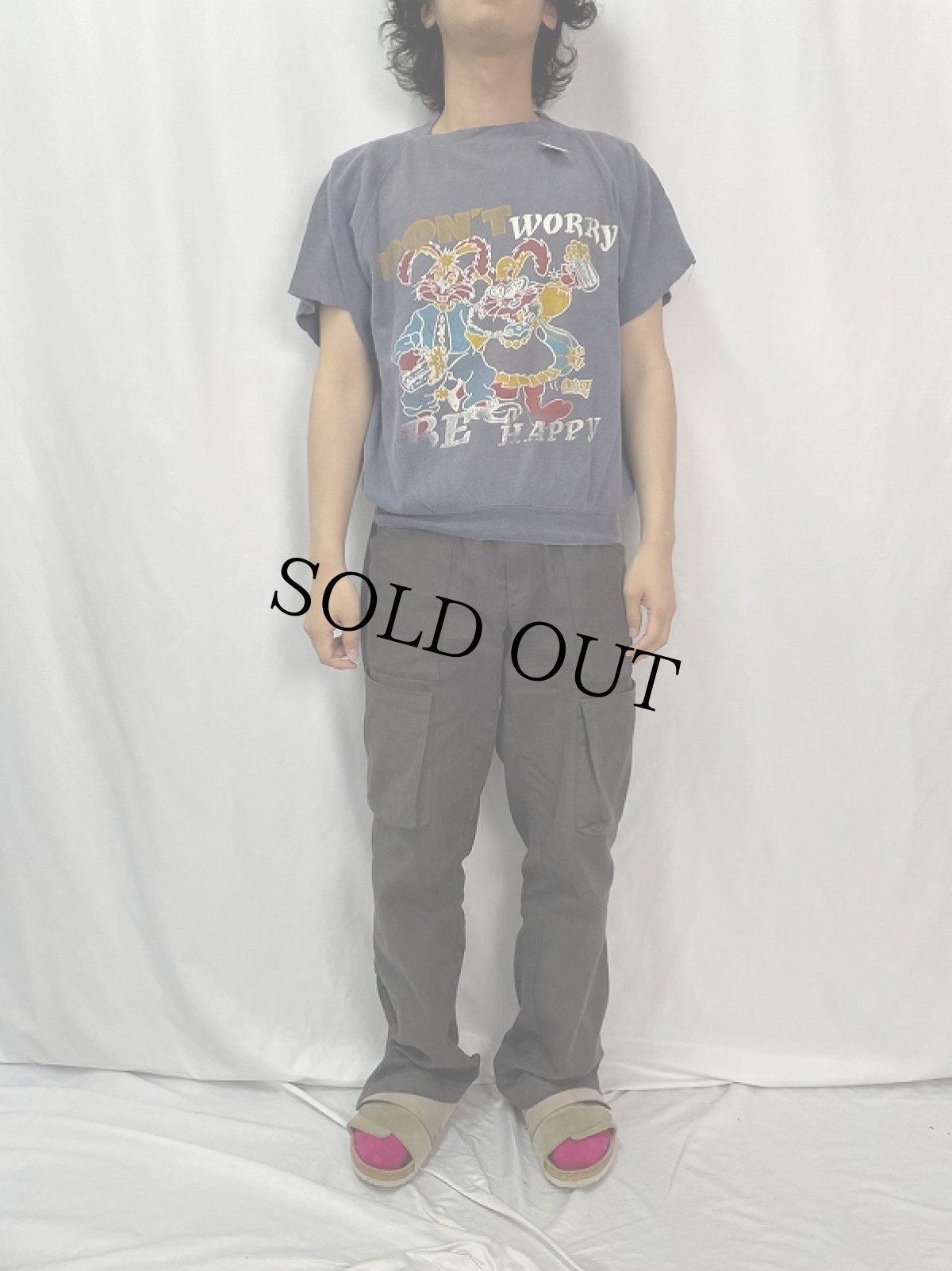 画像2: 〜80's USA製 "DON'T WORRY BE HAPPY" キャラクタープリント カットオフラグランスウェット (2)
