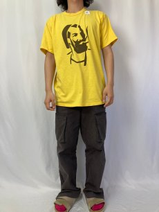 画像2: ZIG ZAG MAN 巻きたばこメーカー イラストプリントTシャツ (2)