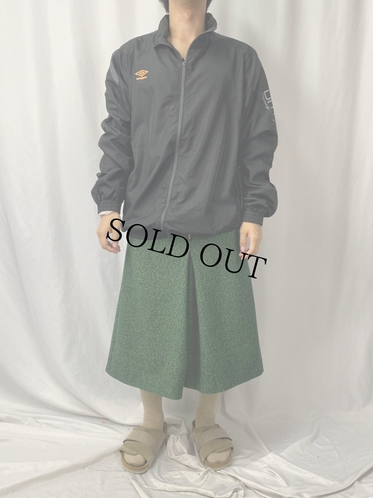 画像2: 2000's UMBRO "TRAINING" ロゴプリント ジップジャケット  XL (2)