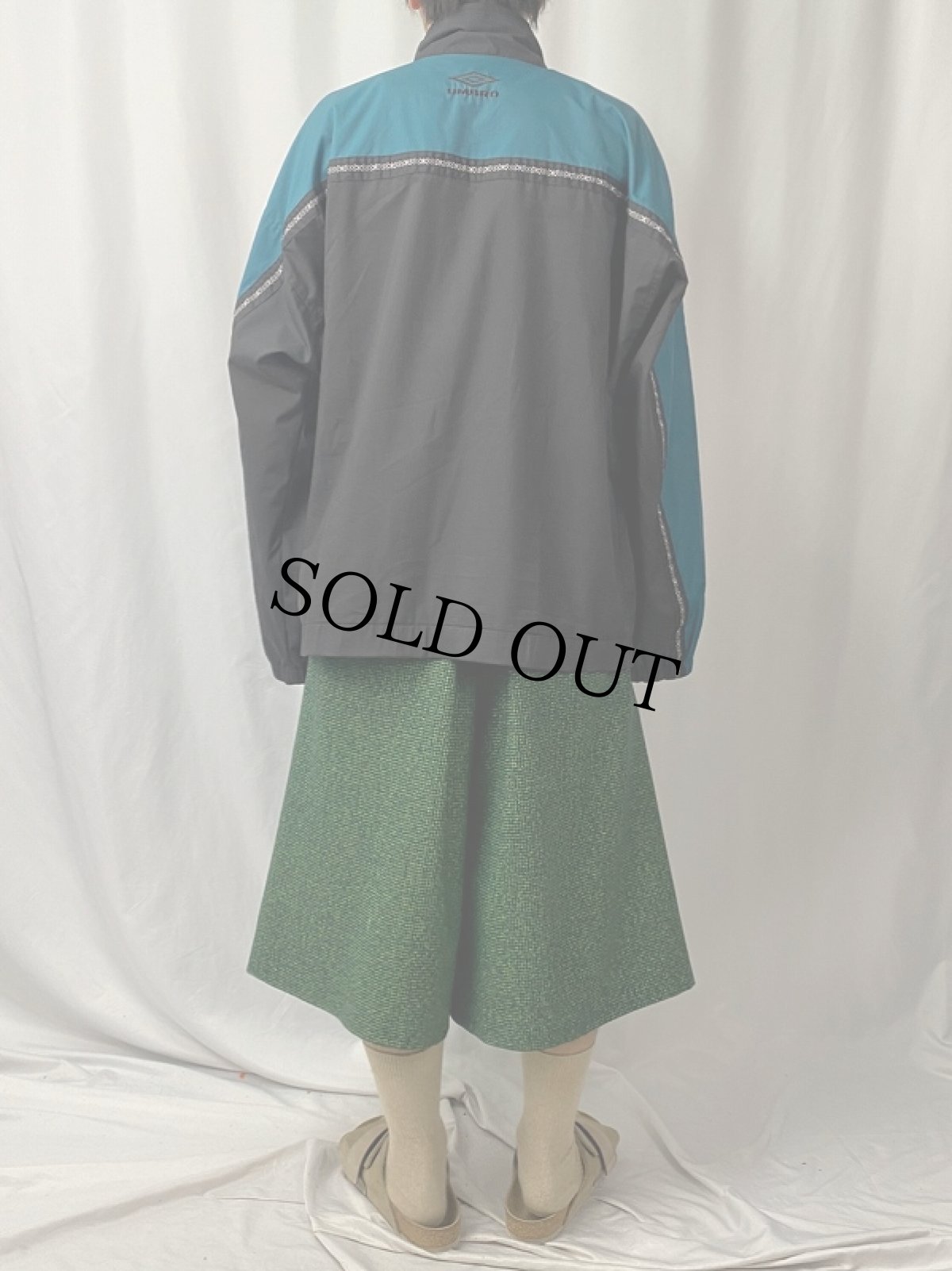 画像4: 90's UMBRO ロゴ刺繍 切り替えデザイン ナイロンジップジャケット L (4)