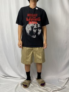 画像2: Night of the Living Dead ホラー映画プリントTシャツ BALCK (2)