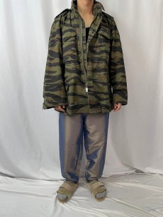 画像2: 民間品 ALPHA INDUSTRIES,INC. USA製 M-65TYPE タイガーストライプカモ フィールドジャケット L-R (2)