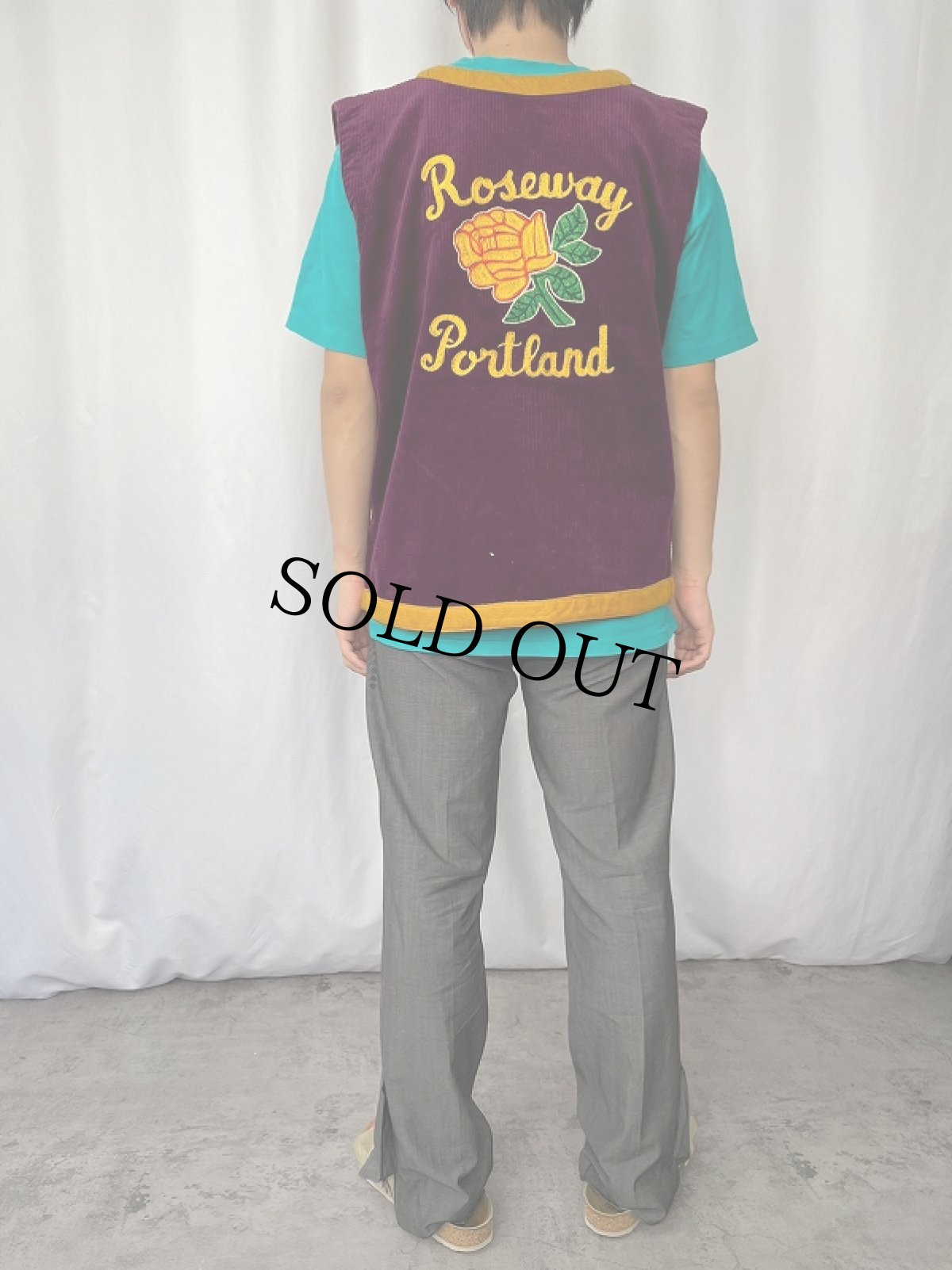 画像4: 70〜80's LIONS INTERNATIONAL チェーン刺繍 コーデュロイベスト (4)