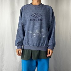 画像2: 90's UMBRO 前V ロゴプリント ラグランスウェット M (2)