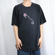 画像2: 〜2000's Stylus USA製 ユニオンジャック×安全ピン プリントTシャツ BLACK XL (2)