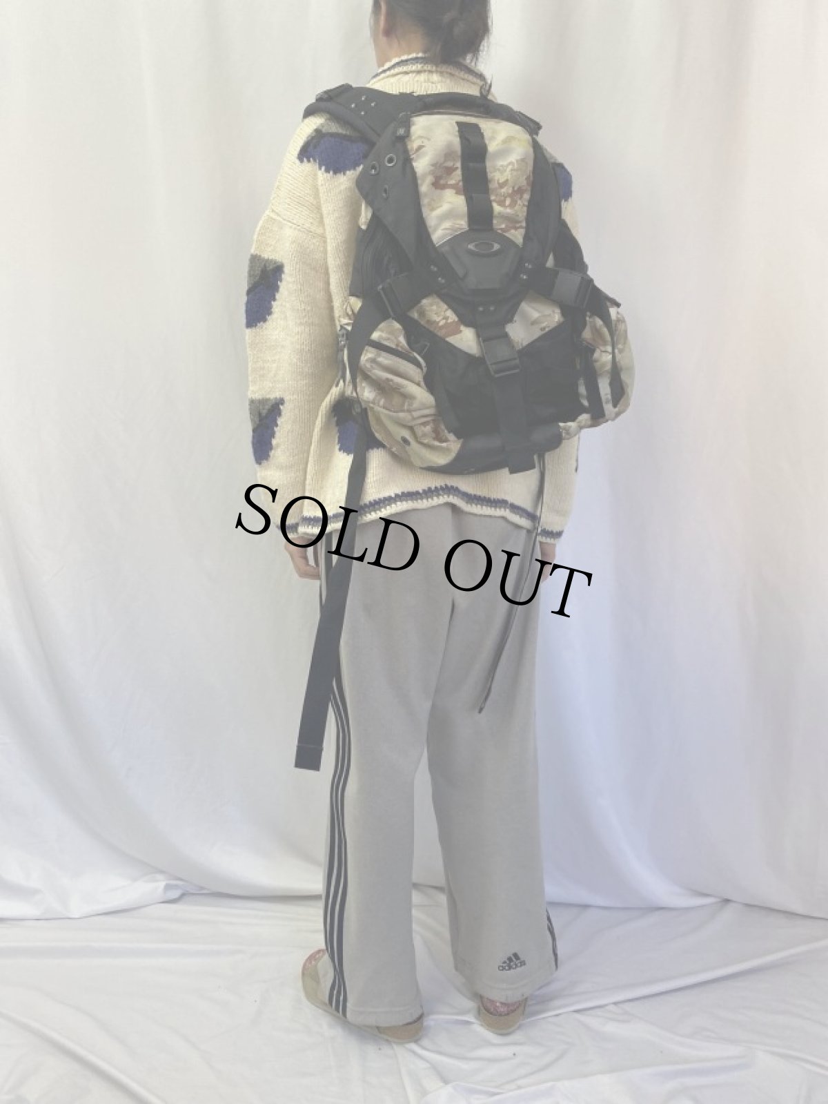 画像2: OAKLEY 迷彩柄 アイコンバックパック (2)