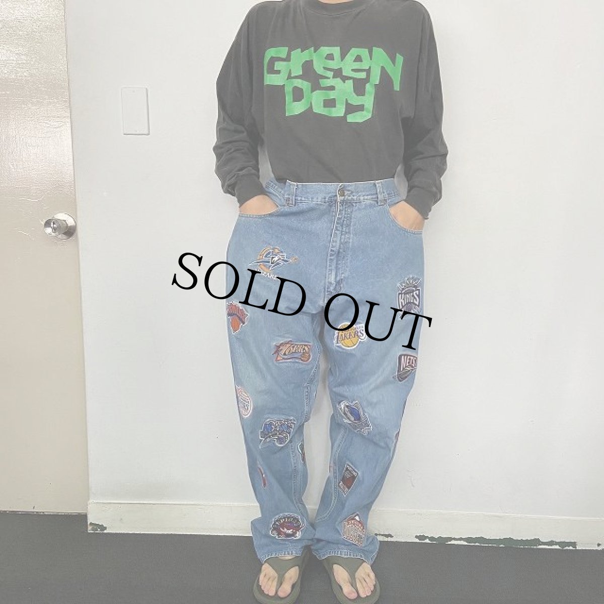 画像3: UNK NBA パスケットボールチーム刺繍 デニムパンツ W37 (3)