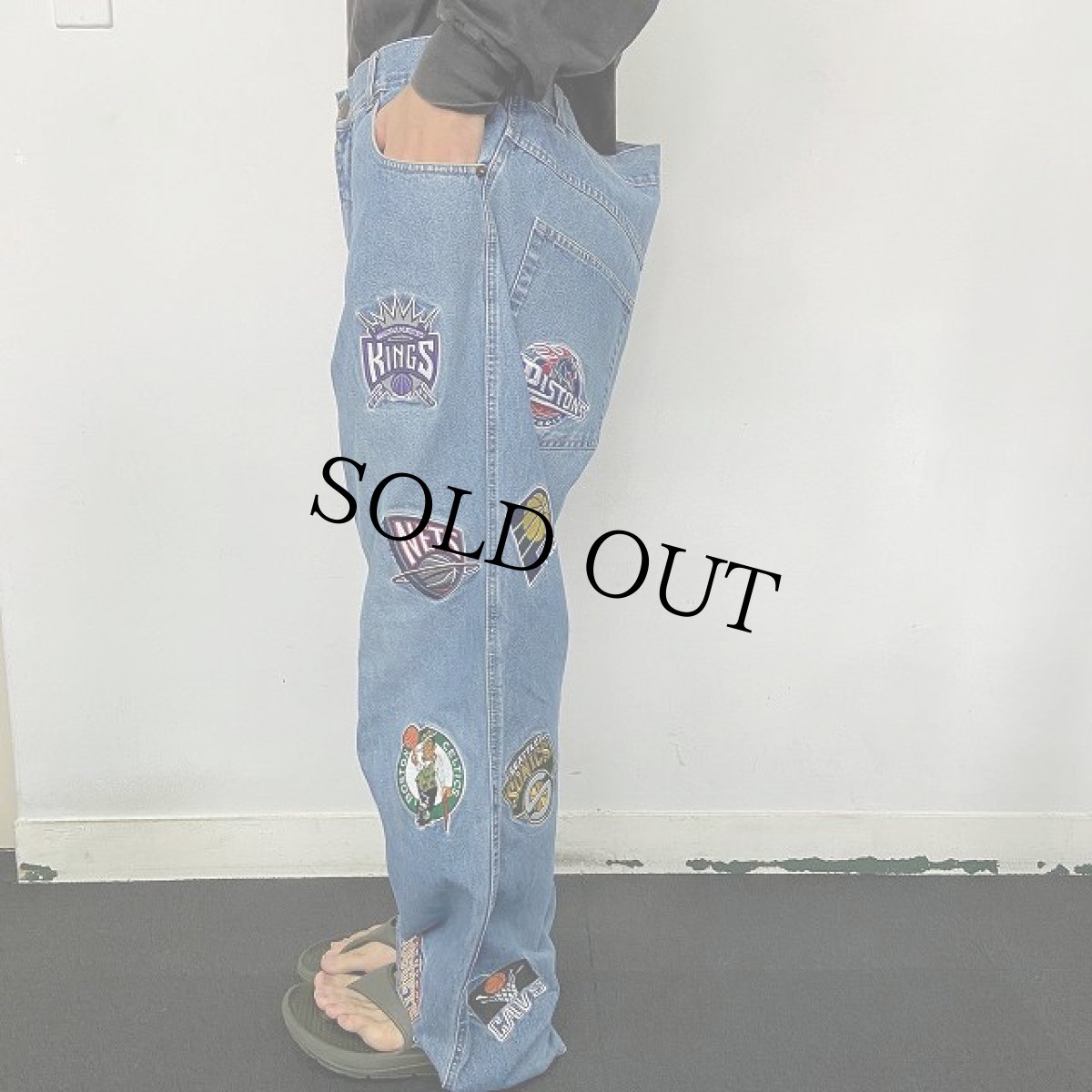 画像5: UNK NBA パスケットボールチーム刺繍 デニムパンツ W37 (5)