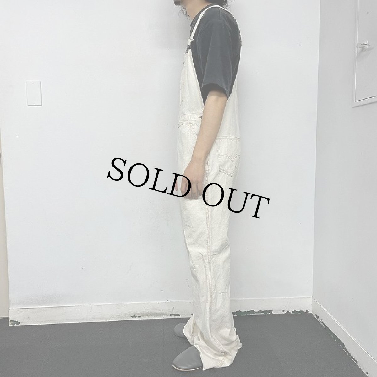 画像3: 70's Levi's ホワイトコットン フレアオーバーオール W37 (3)