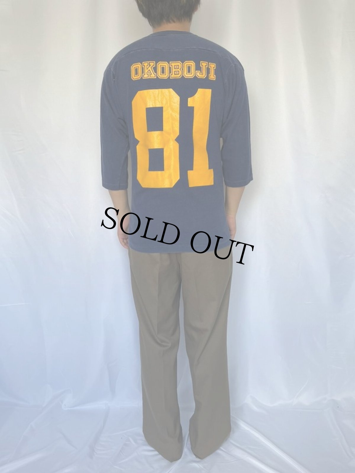 画像4: 70's Champion USA製 バータグ "OKOBOJI" ラバープリント フットボールTシャツ M (4)