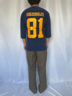 画像4: 70's Champion USA製 バータグ "OKOBOJI" ラバープリント フットボールTシャツ M (4)