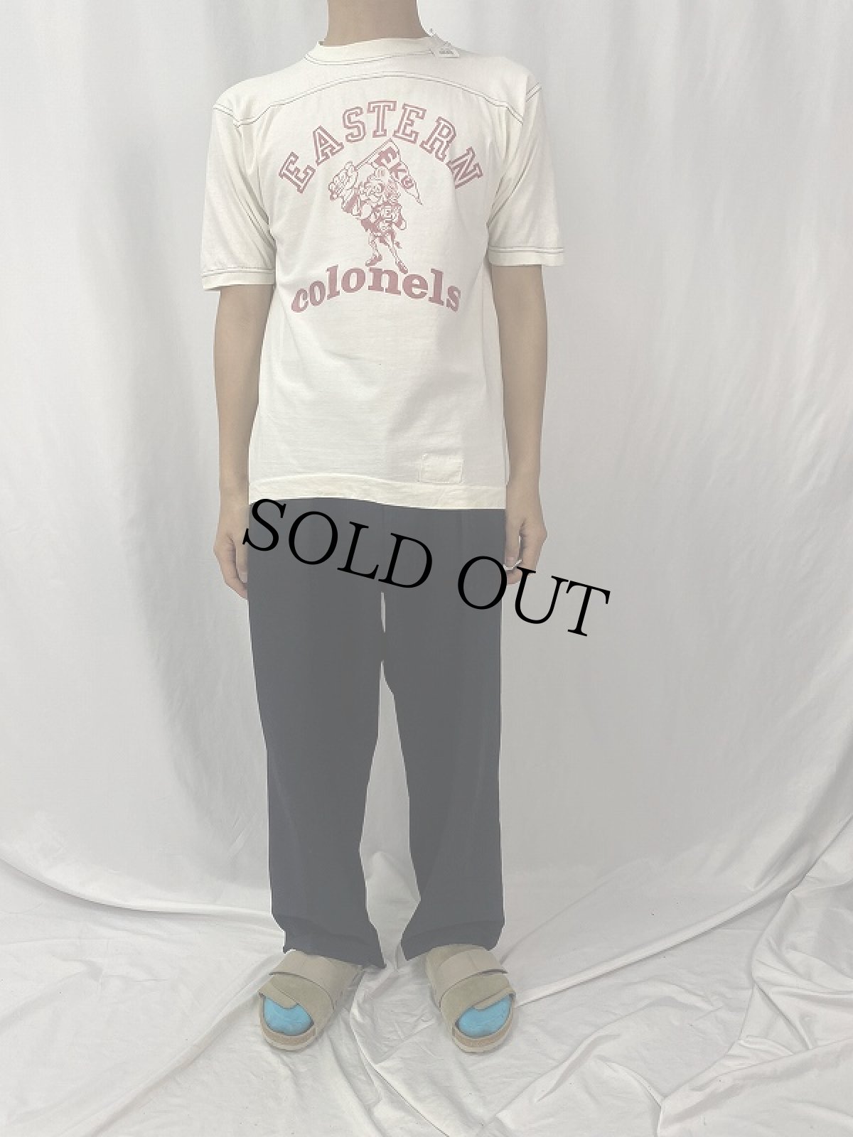 画像2: 70's H.WOLF & SONS "EASTERN colonels" イラストプリントTシャツ L (2)