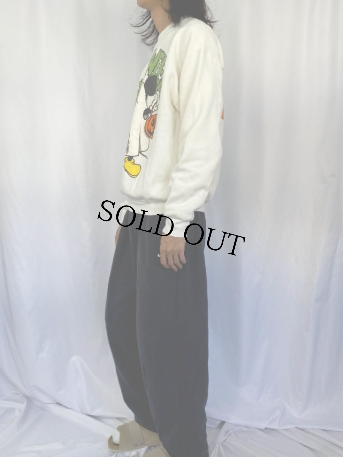 画像4: Disney MICKEY MOUSE "HALLOWEEN" キャラクタースウェット XL (4)