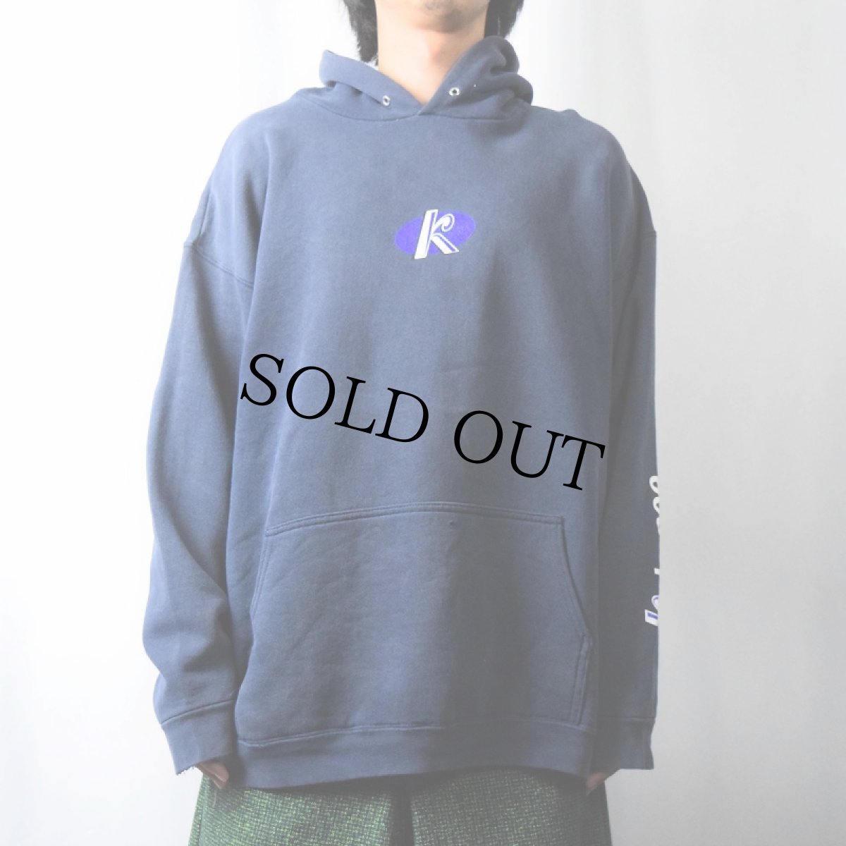 画像2: Kokanee beer ビールメーカー ロゴプリントスウェットフーディー NAVY L (2)