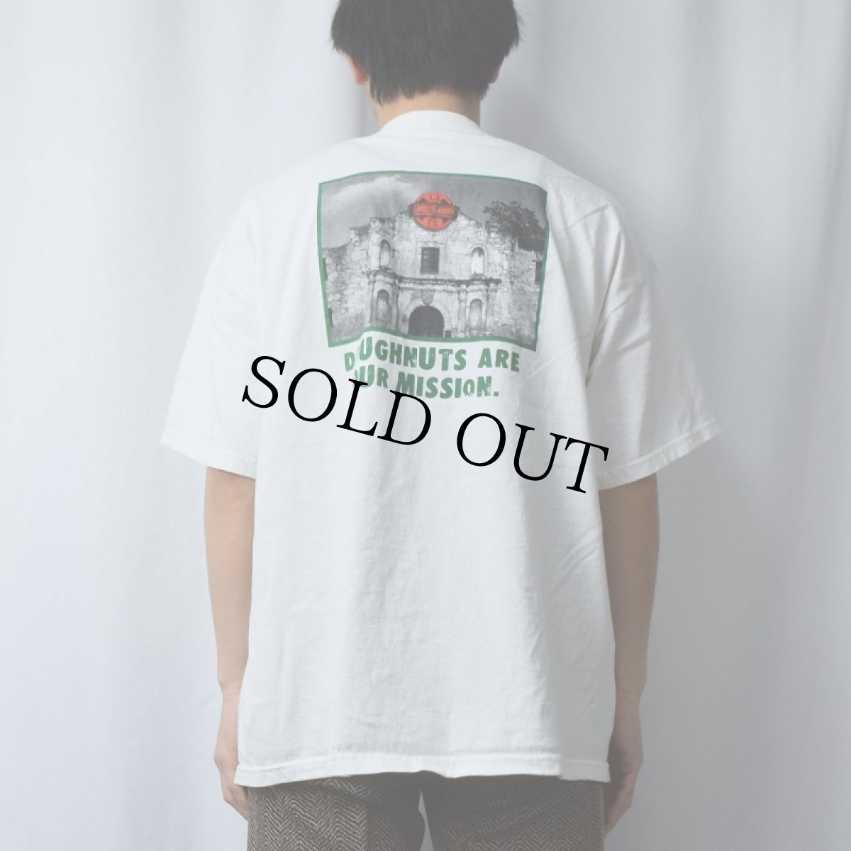 画像4: Krispy Kreme Doughnuts "DOUGHNUTS ARE OUR MISSION." ドーナツショップ ロゴプリントTシャツ XL (4)