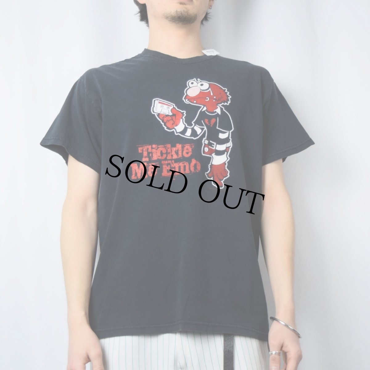 画像2: 2000's "Tickle Me Emo" キャラクターパロディTシャツ BLACK M (2)