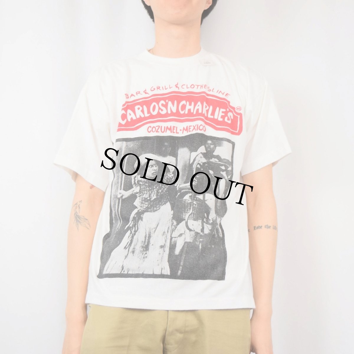 画像2: 90's CARLOS'N CHARLIE'S レストランプリントTシャツ L (2)