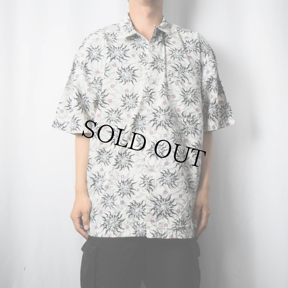 画像2: 90's NO FEAR USA製 総柄 オープンカラーコットンシャツ XL (2)