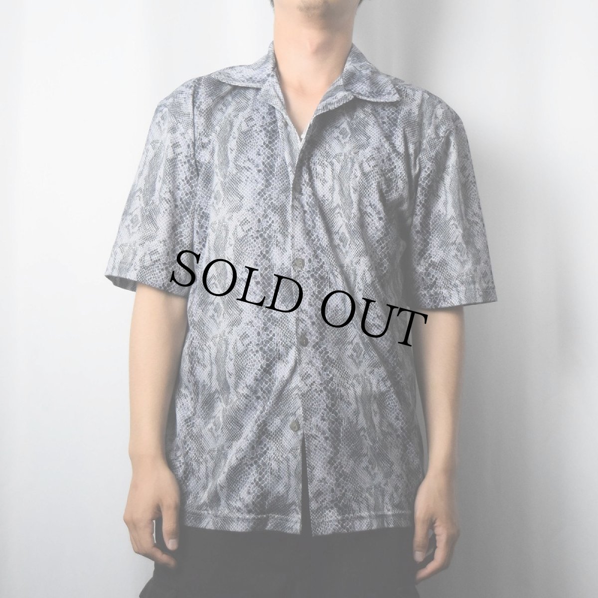 画像2: 90's Pop ICON USA製 パイソン柄 オープンカラーポリエステルシャツ M (2)
