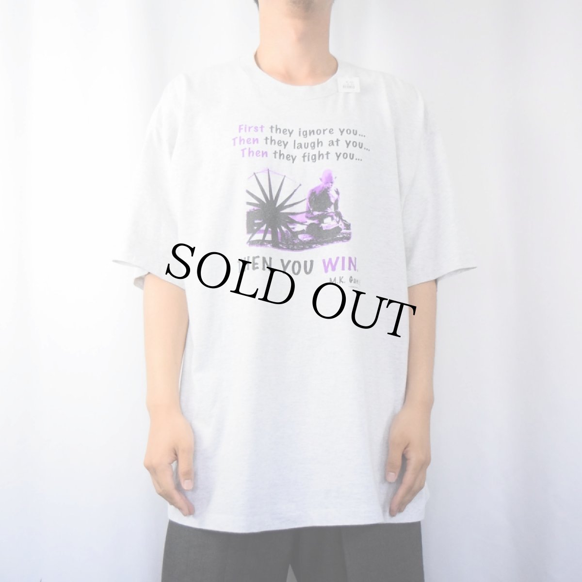 画像2: 90's Gandhi USA製 "First they ignore you..." 名言プリントTシャツ XL (2)