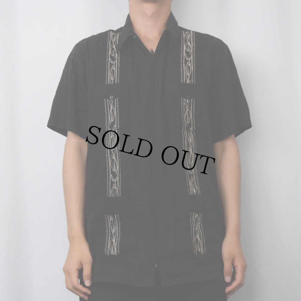 画像2: GUAYABERA フルジップ 刺繍デザイン キューバシャツ BLACK (2)