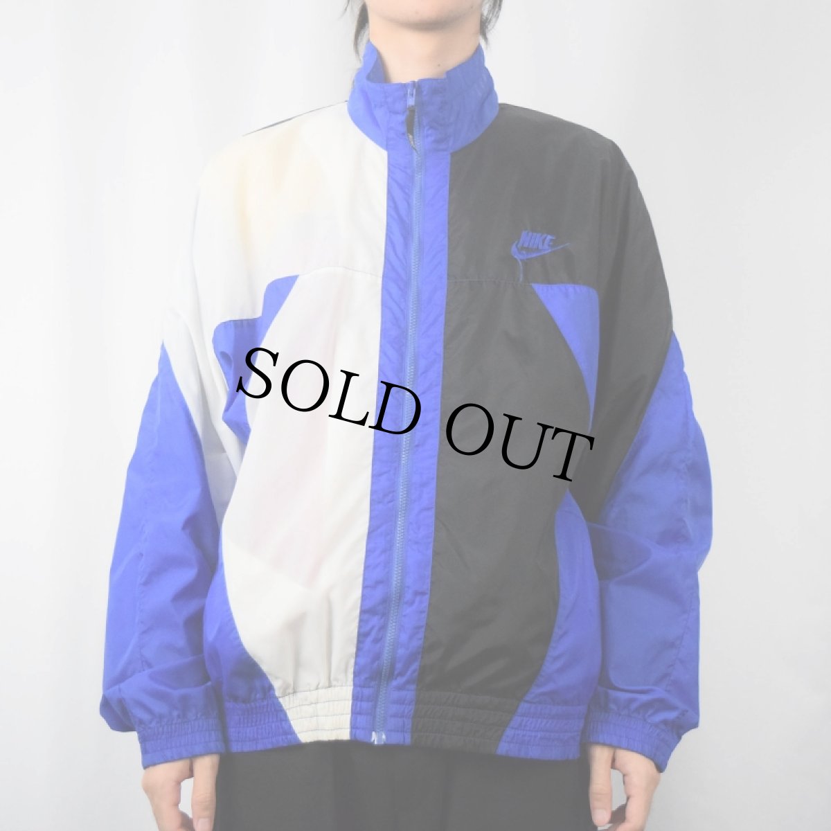 画像2: 90's NIKE 銀タグ ロゴ刺繍 切り替えデザイン ナイロンジャケット L (2)