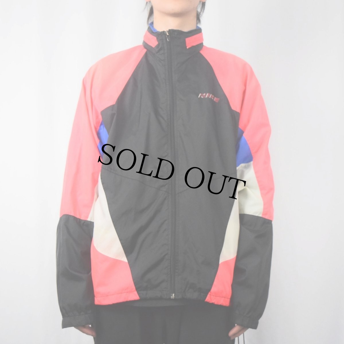 画像2: 90's NIKE 銀タグ 切り替えデザイン ナイロンジャケット L (2)