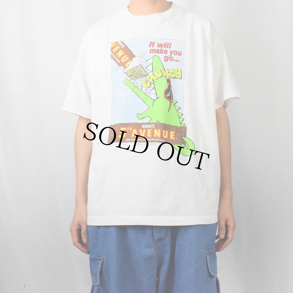 画像2: 90's HERSHEY'S USA製 "5th AVENUE" お菓子企業 シュールイラストTシャツ XL (2)