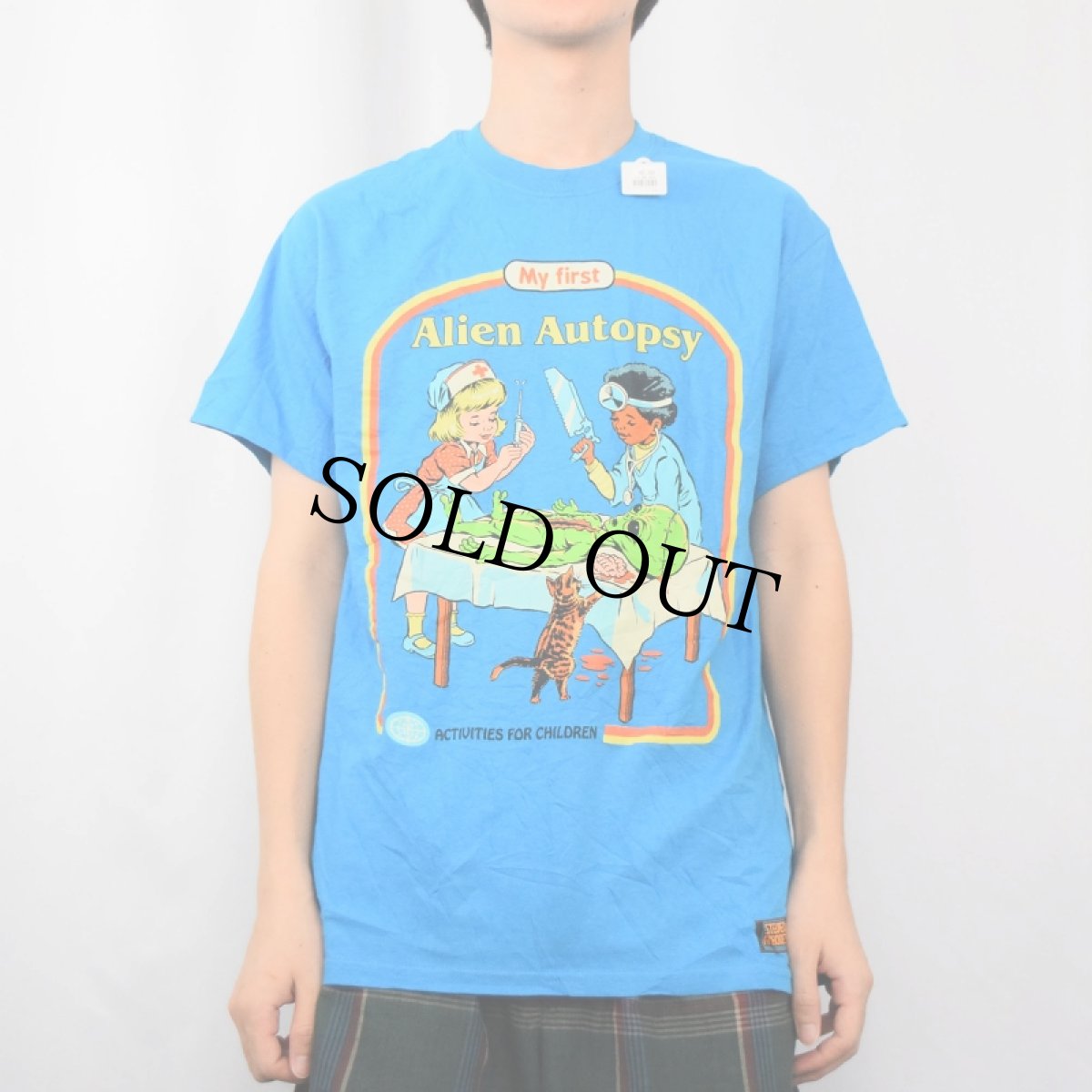 画像2: Steven Rhodes "Alien Autopsy" イラストプリントTシャツ M タグ付き未使用 (2)