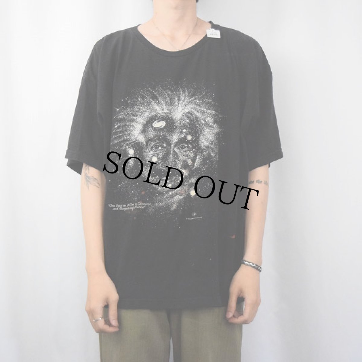 画像2: Albert Einstein "One Feels as if One is Dissolved..." 名言プリントTシャツ (2)