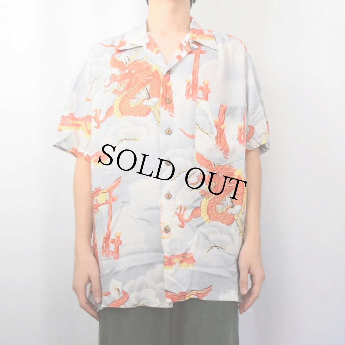 画像2: 80's KENNINGTON "龍×鳥居" オールオーバーパターン レーヨンアロハシャツ L (2)