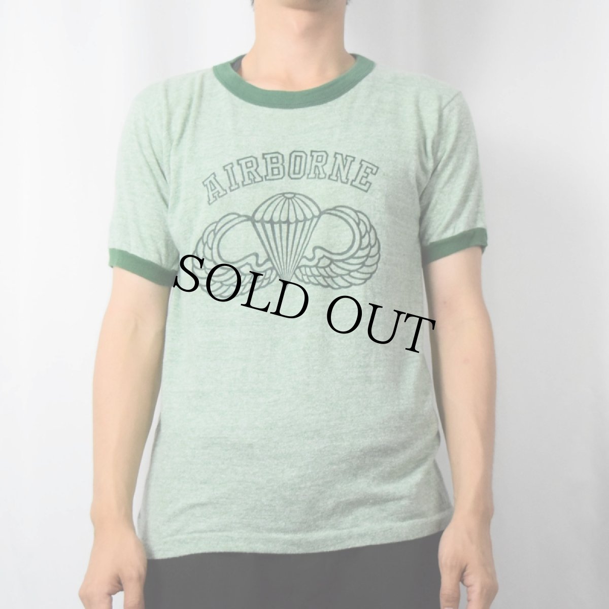 画像2: 80's USA製 "AIRBORNE" プリントリンガーTシャツ L (2)
