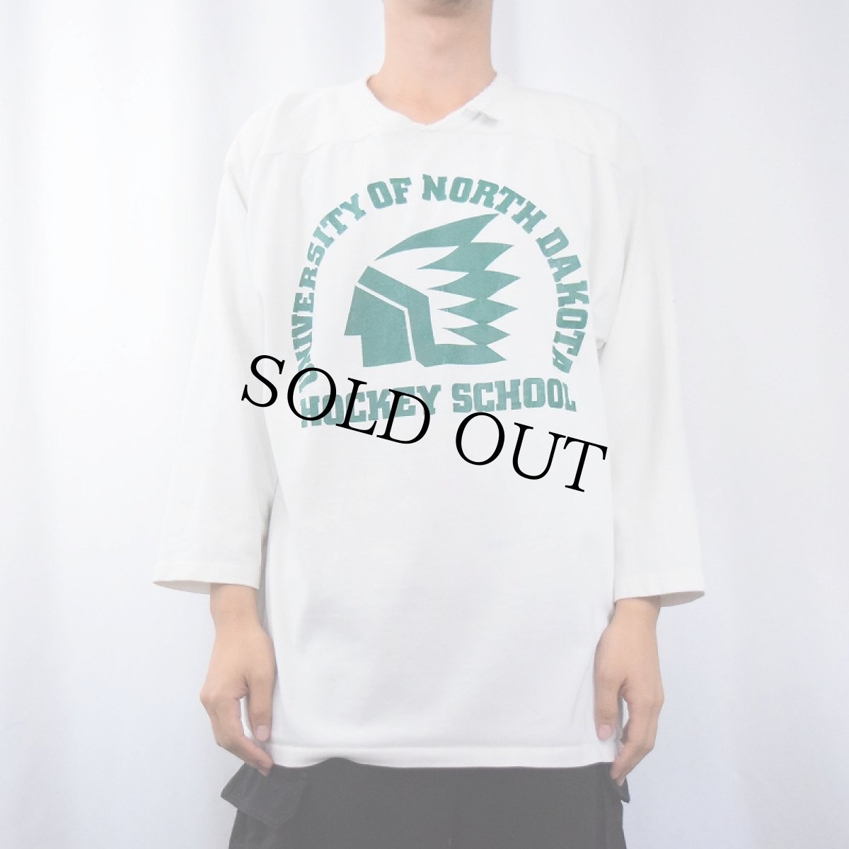 画像2: 70〜80's RUSSELL ATHLETIC USA製 "UNIVERSITY OF NORTH DAKOTA" プリントフットボールTシャツ XL (2)