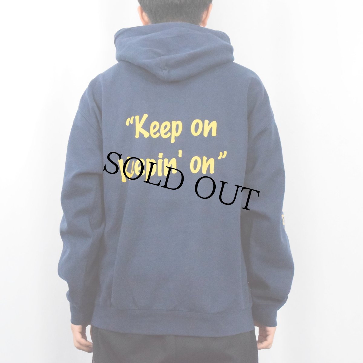 画像4: FFA "Keep on Keepin' on" プリントスウェットフーディー NAVY L (4)